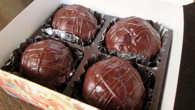 元町の老舗洋菓子店「喜久家」のオリジナルスイーツ「ラムボール」誕生秘話を徹底レポート!