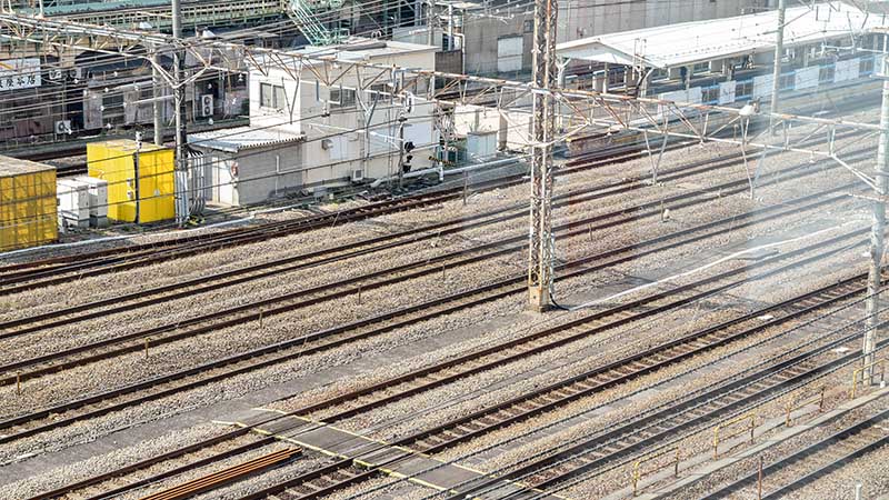 JR鶴見駅に中距離電車のホームが新設される可能性は?