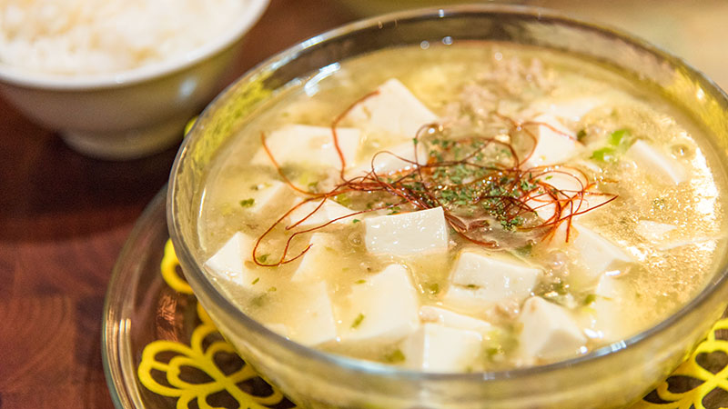 本当は教えたくない! 地元の人々に愛される横浜中華街の路地裏グルメをご紹介!