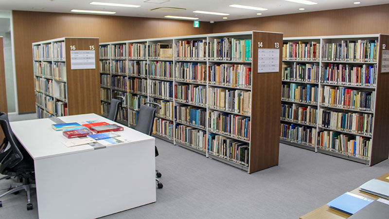 移転再開した県立川崎図書館の蔵書があまりにマニアック! その理由とは?