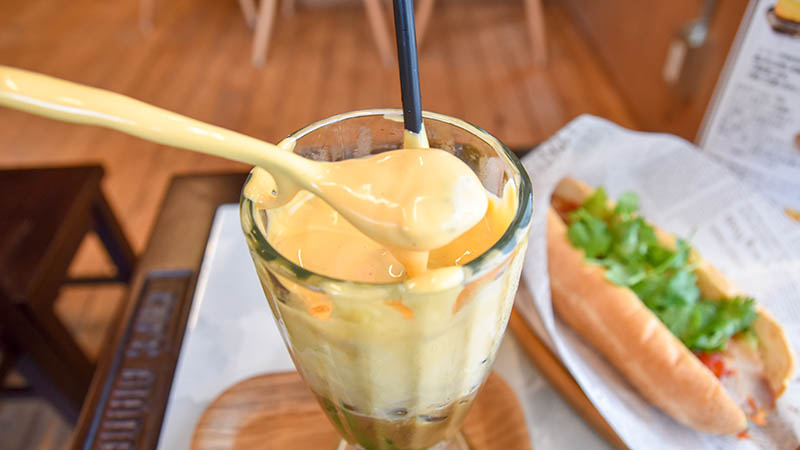 卵黄が入ったコーヒー!? 日本初上陸のエッグコーヒーが横浜中華街にオープンした理由とは