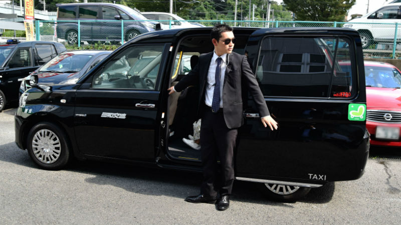 炎上ギリギリがモットー!? ふざけたサービス満載の三和交通の内部に迫る