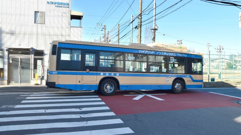 「危険なバス停」は本当に危険?危険度Aの現地と各バス会社の対応を調査