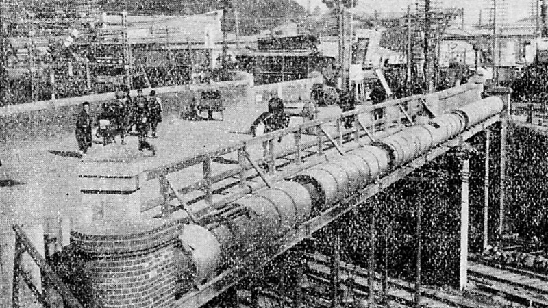 日本初の跨線橋は? 横浜・神奈川区の青木橋と東京・品川区の八ツ山橋はどっちが古い