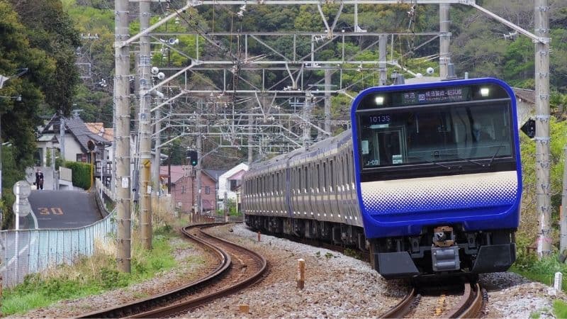 横須賀線の新型車両「E235系1000番台」に乗車!旧型車両と比べてどう変わった?