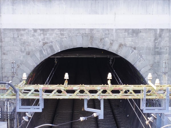 京急線戸部駅~日ノ出町駅間のトンネルのカーブ