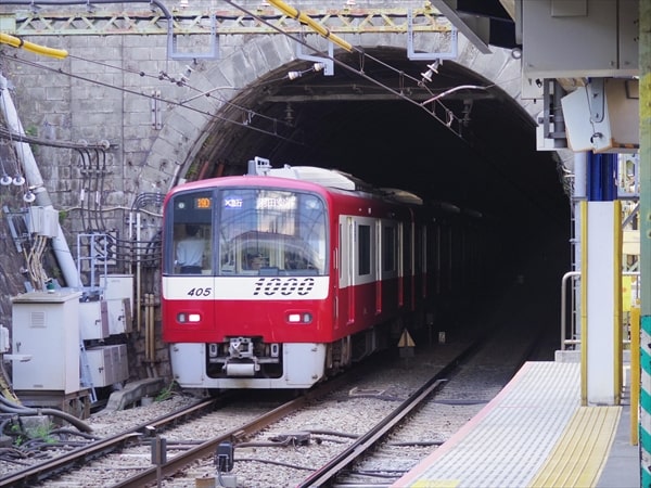 京急線戸部駅~日ノ出町駅間のトンネルのカーブ