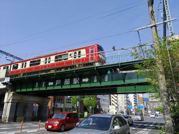 京急線戸部駅~日ノ出町駅間のトンネルのカーブ